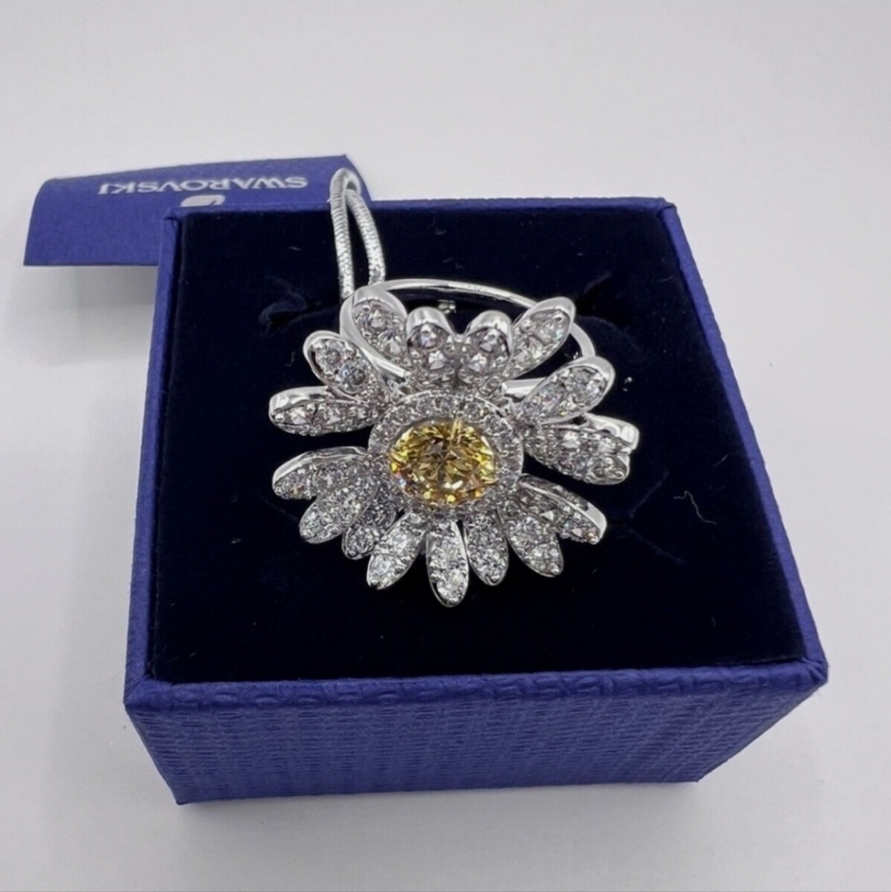Authentic Swarovski Ring - Picture 6 of 11